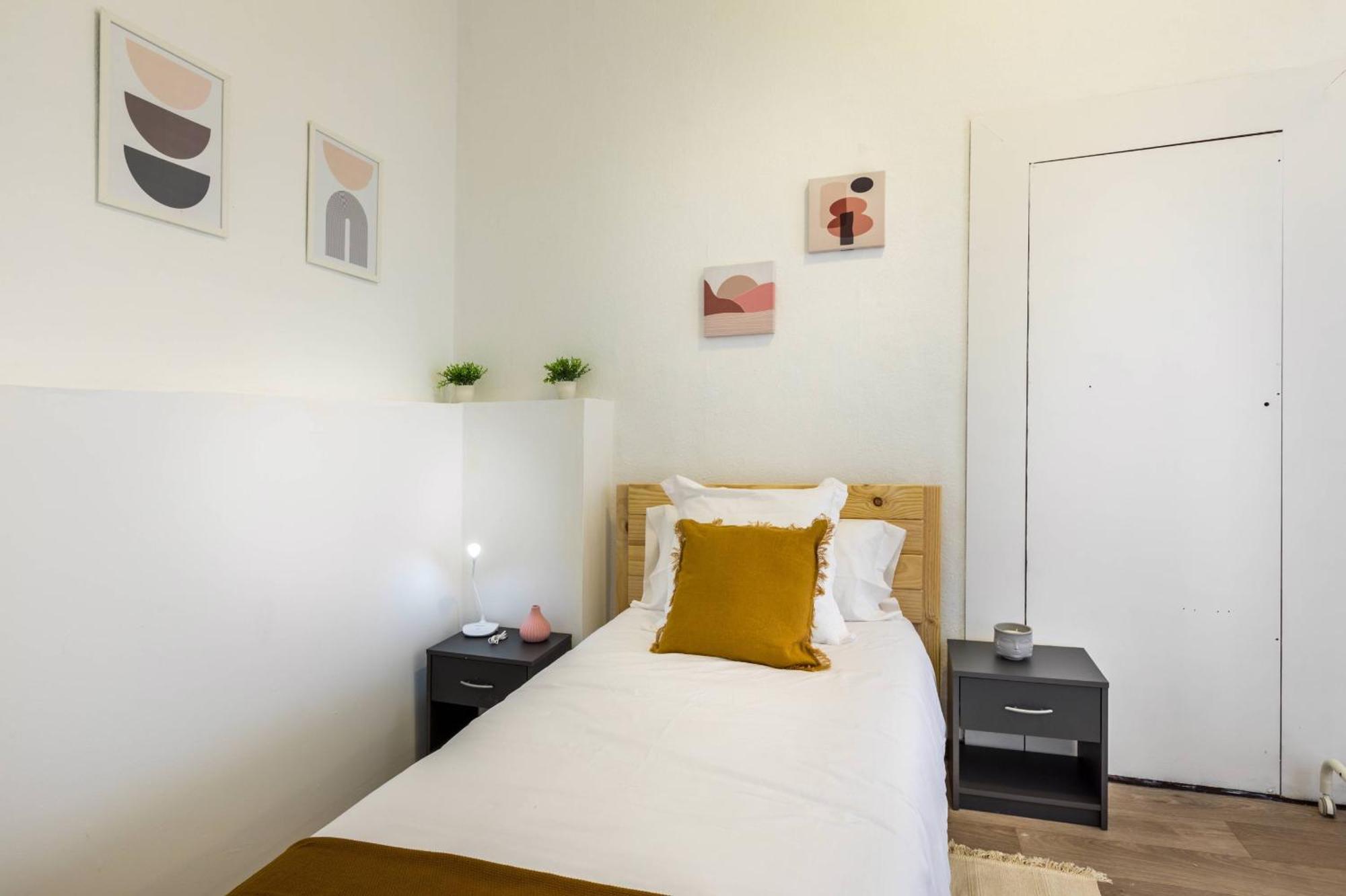 22ara1051- 4br Flat In The Center Apartment *