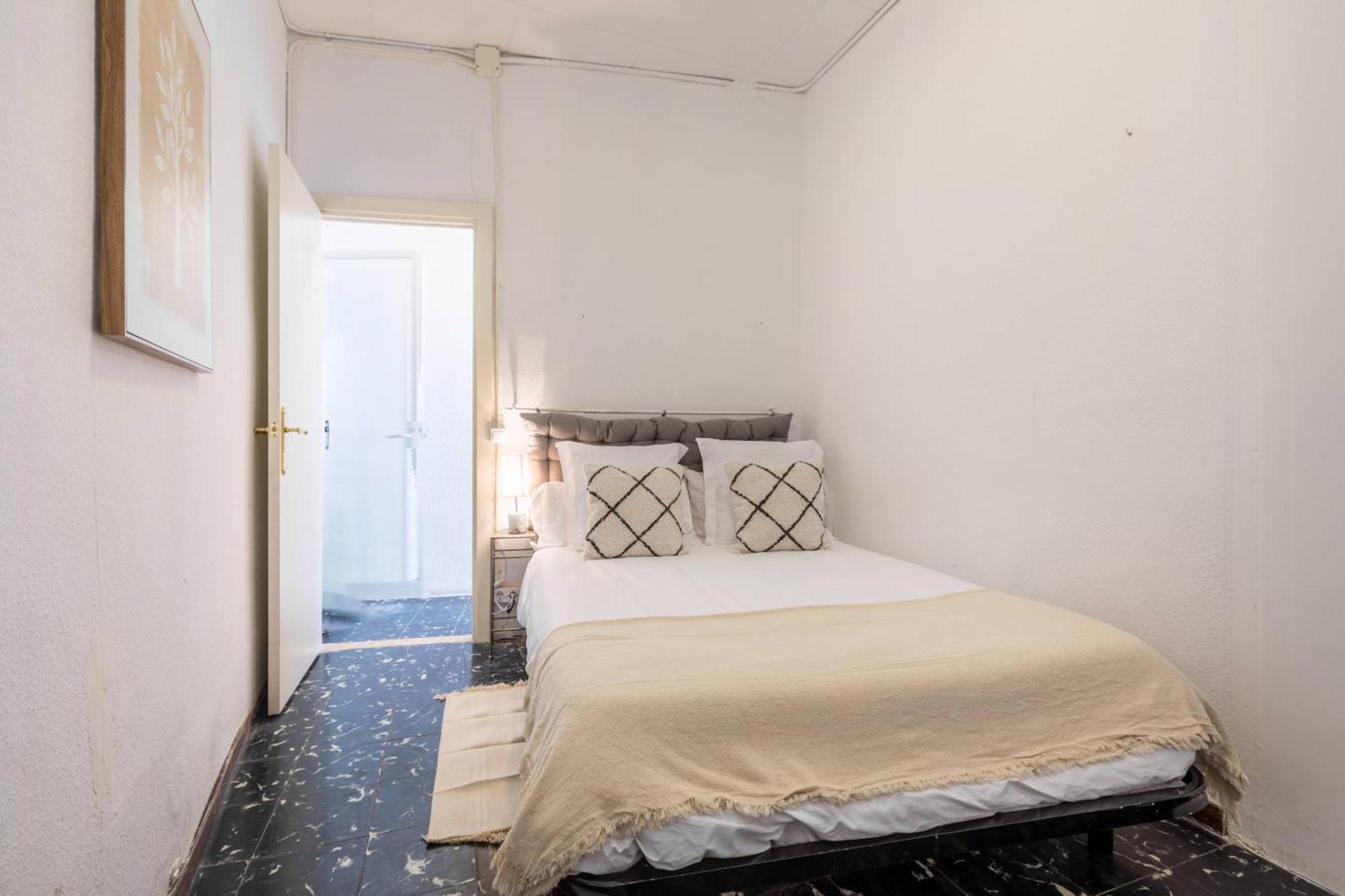 Apartment 22ara1051- 4br Flat In The Center *