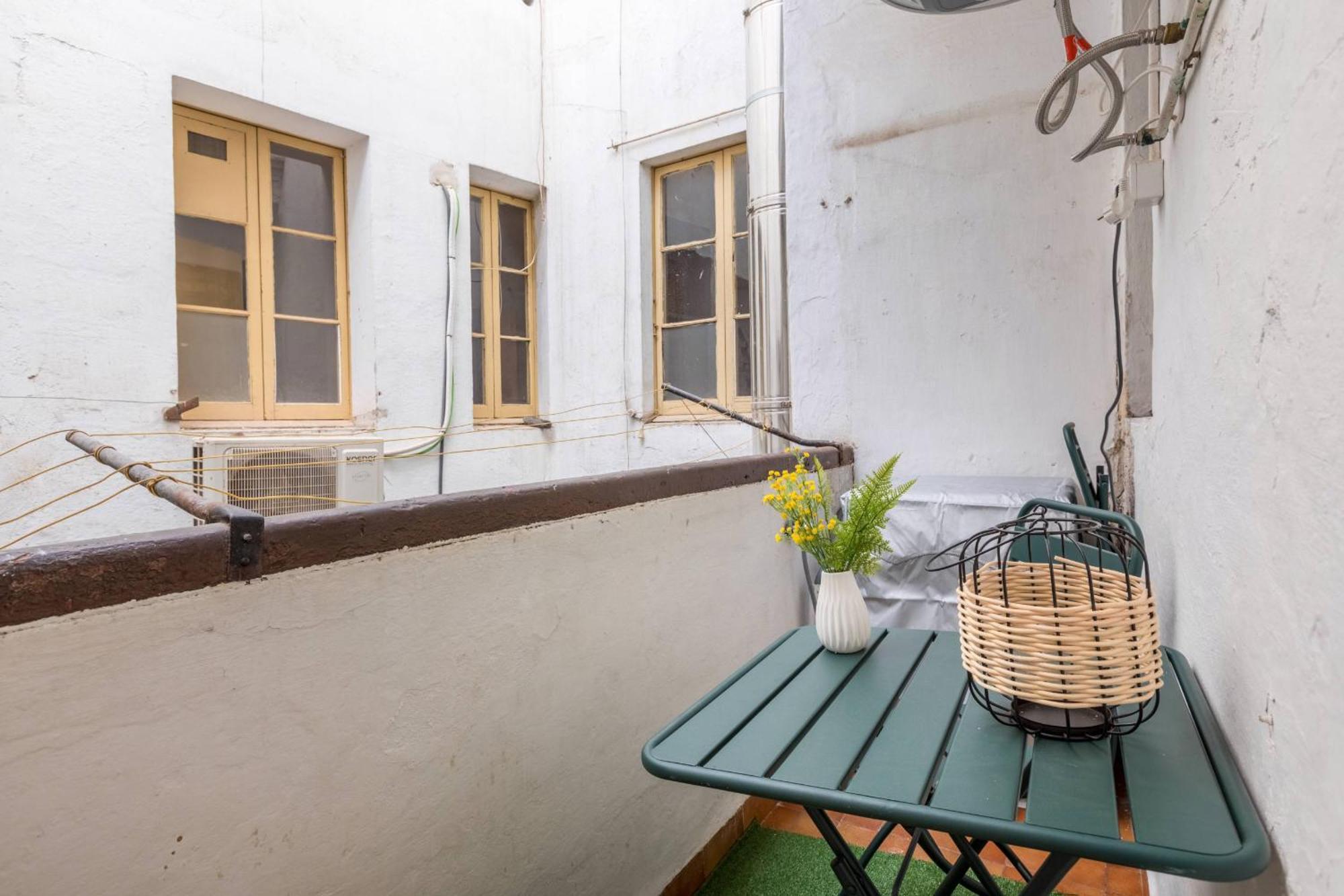 22ara1051- 4br Flat In The Center