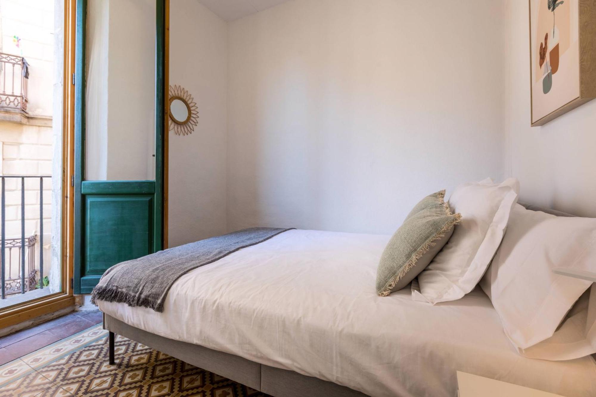 22ara1051- 4br Flat In The Center Apartment Barcelona