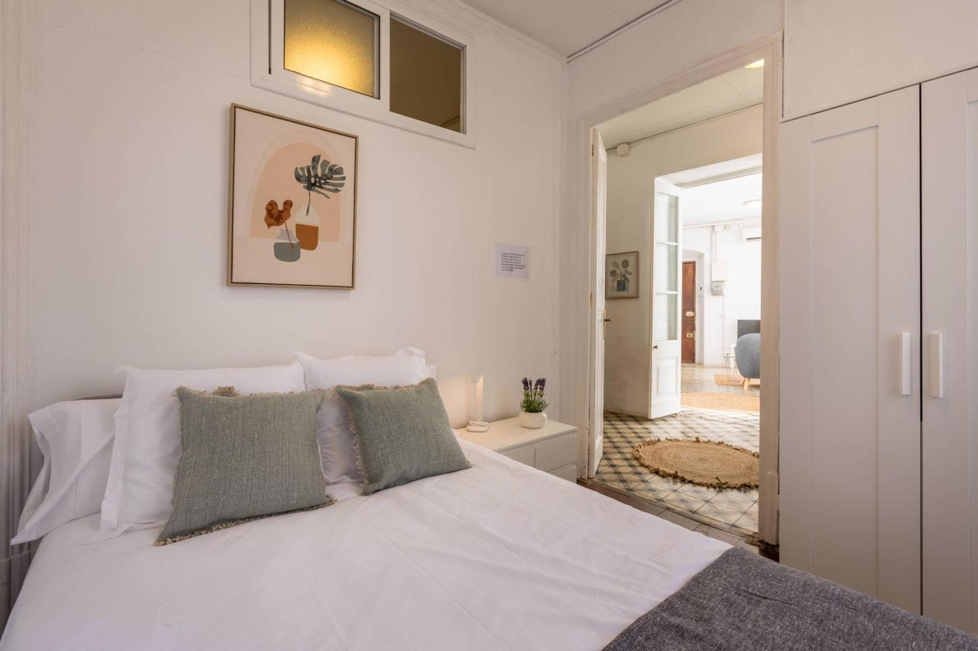 22ara1051- 4br Flat In The Center Barcelona