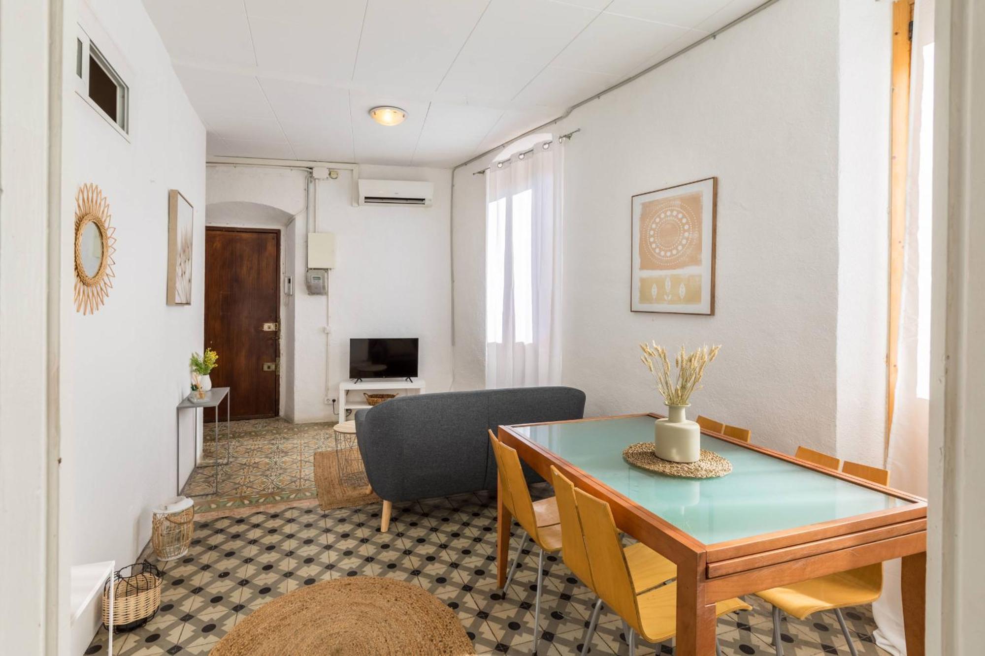 22ara1051- 4br Flat In The Center